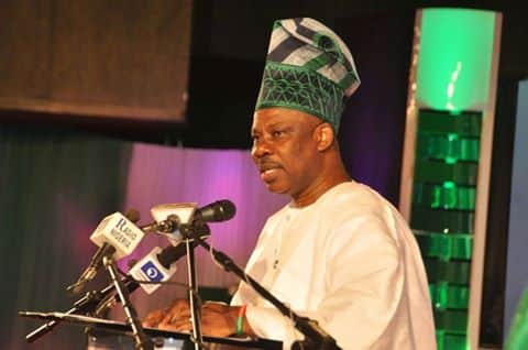 BREAKING: In Ogun, mad man hacks 2 pupils to death