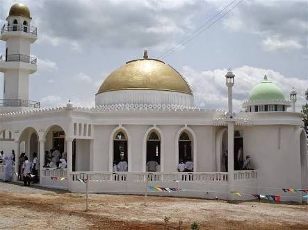 Ghana urges mosques use WhatsApp for call to prayer
