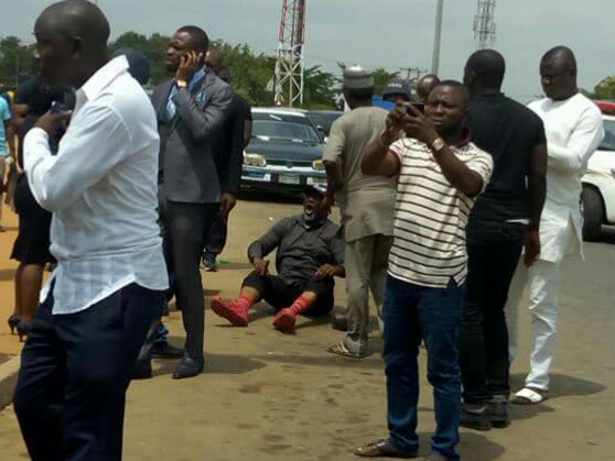 Watch video of Dino Melaye after he jumped out of police vehicle