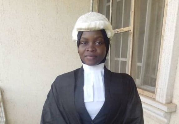 Law school clears Hijab wearing lawyer