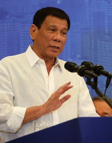Duterte apologises to “all-forgiving” God over stupid remarks