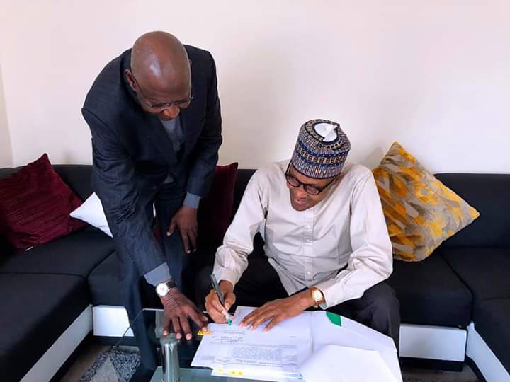 Presidency Posts Photo In Desperate Move To Prove Buhari Can ‘Work From Anywhere’