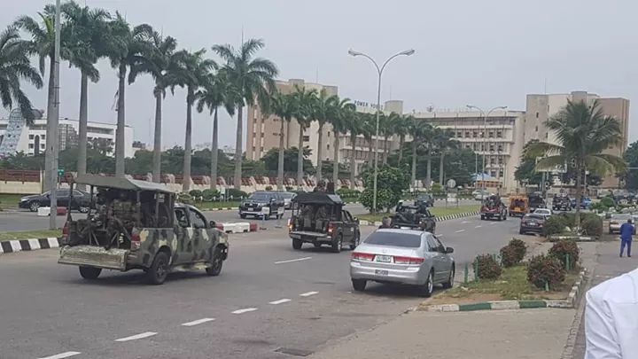 BREAKING: DSS, Police disperse #RevolutionNow protesters in Abuja