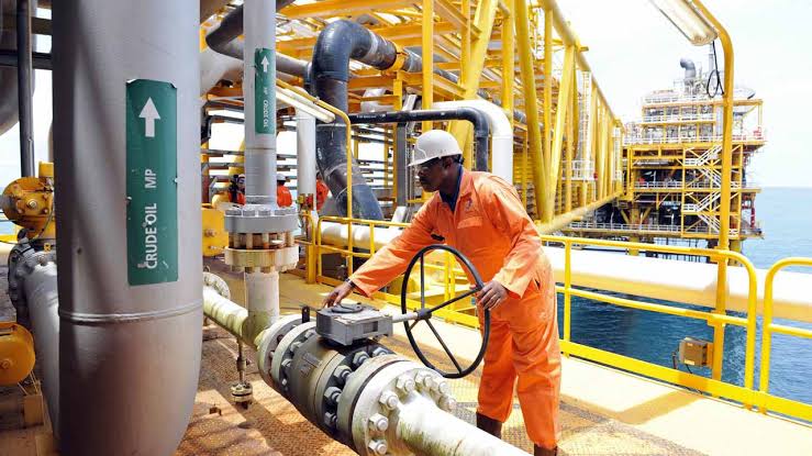 Nigeria’s Oil Sector: Military Writers Task Buhari, Raise Concern Over Huge Revenue Loss