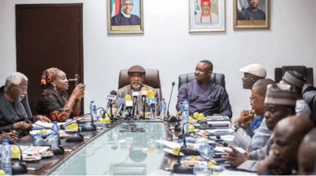 FG Dangles Tax-free Wages, Houses, Buses, Cash Benefits To Workers As Talks Resume Monday