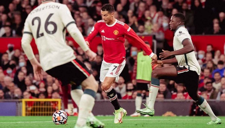 Loud silence as Man United suffers heavy home defeat to Liverpool