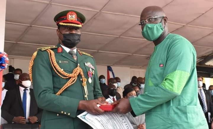 Liberian President Weah Confers Award On 5 Nigerian Army Officers For Exemplary Service