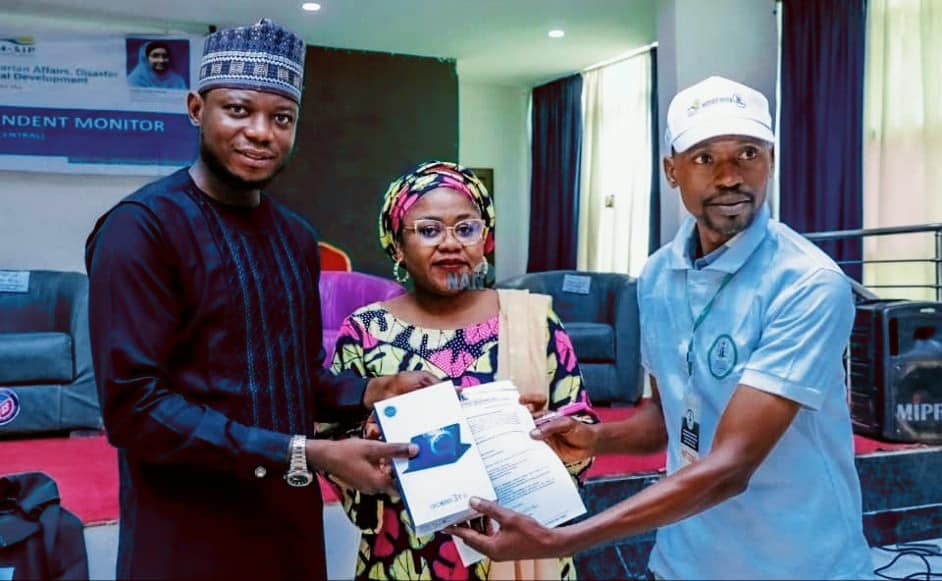 Social Investment Programme: FG Recruits Independent Monitors, Shares Tablets In Kogi