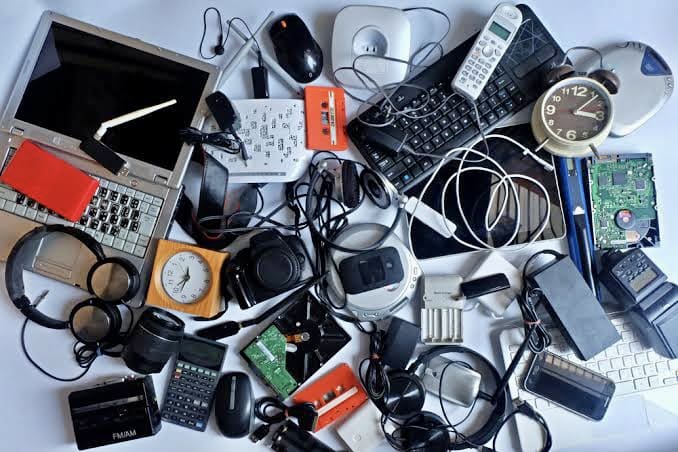 How Exposure to Electronic Waste Threatens the Health of Women and Children — WHO