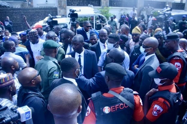 Eyewitness: Standoff Between Police and EFCC at Yahaya Bello’s Residence Sparks National Concerns