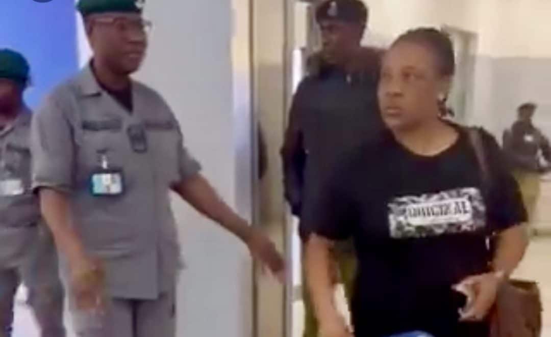 Scandal at the Airport: Nigerian Woman’s Passport Destruction Sparks National Debate and Immigration Service Investigation