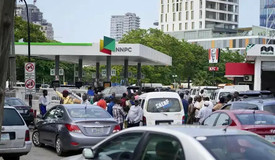 NNPCL Slashes Petrol to N860/litre in Fierce Price War