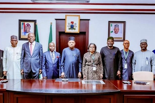 Nigeria doubles January bond target to ₦900bn amid fiscal strain